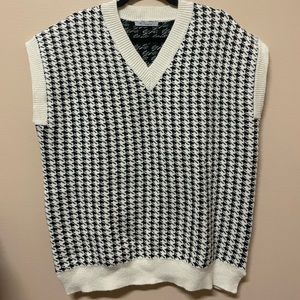 Wool houndstooth sweater vest
